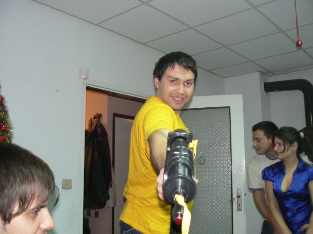 Тук съм лошав