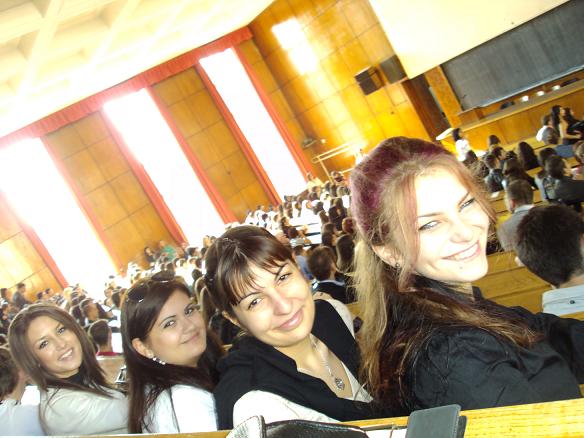 Ентусиазирани по време на откриването на ФФ